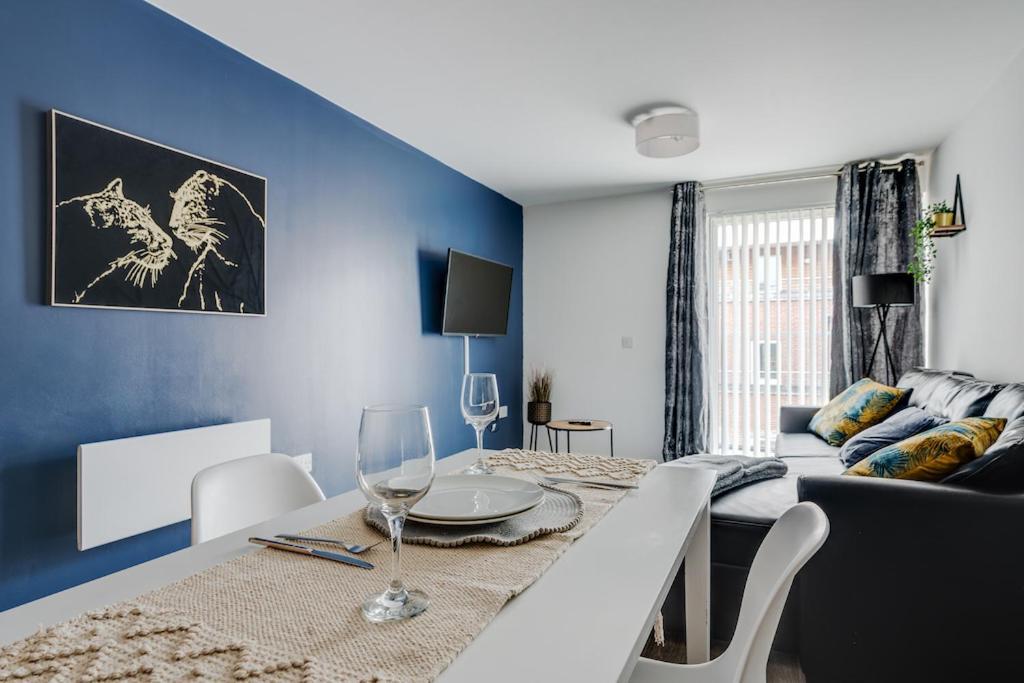 City Living Penthouse Apartment With Parking Манчестер Экстерьер фото