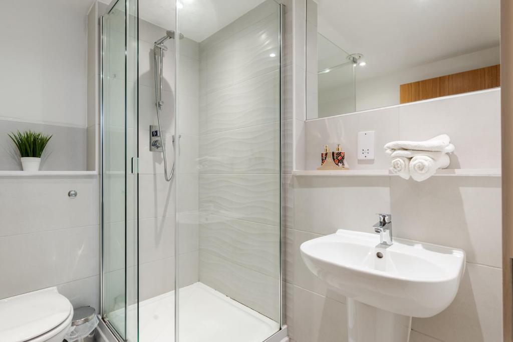 City Living Penthouse Apartment With Parking Манчестер Экстерьер фото